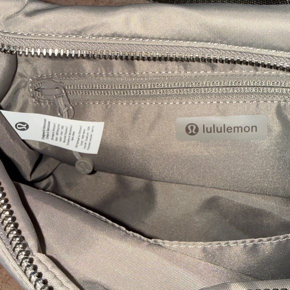 Lululemon City Essentials 4L Hobo Purse Warm Ash Grey - Picture 7 of 10